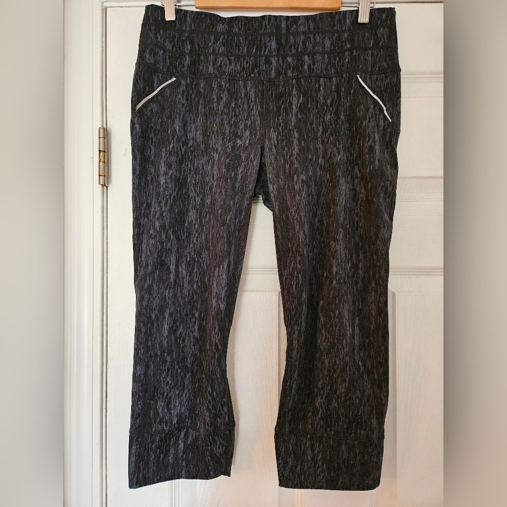 Athleta Women's Dark Grey 3/4 Leggings Size Large